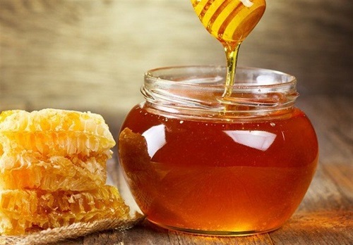 بیش از ۲ تن عسل تقلبی در اردیبل کشف شد