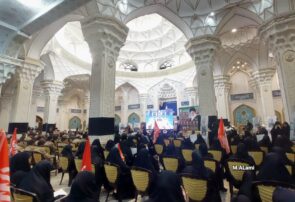 مراسم بزرگداشت رهبر شهید در مصلی اردبیل